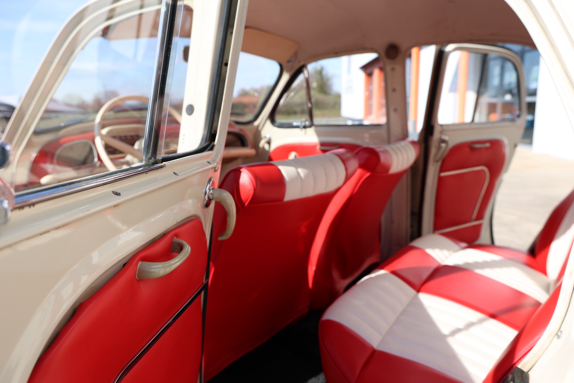 Renault Dauphine Crème 1964 – Image 11