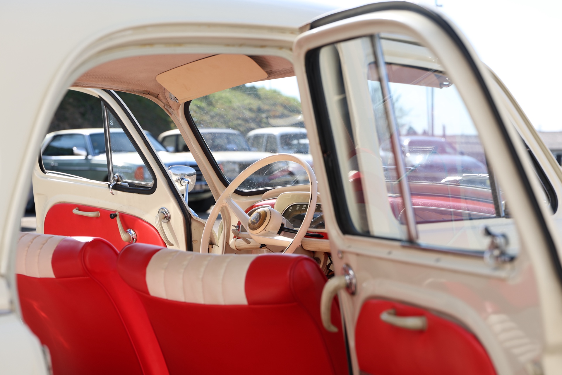 Renault Dauphine Crème 1964 – Image 9