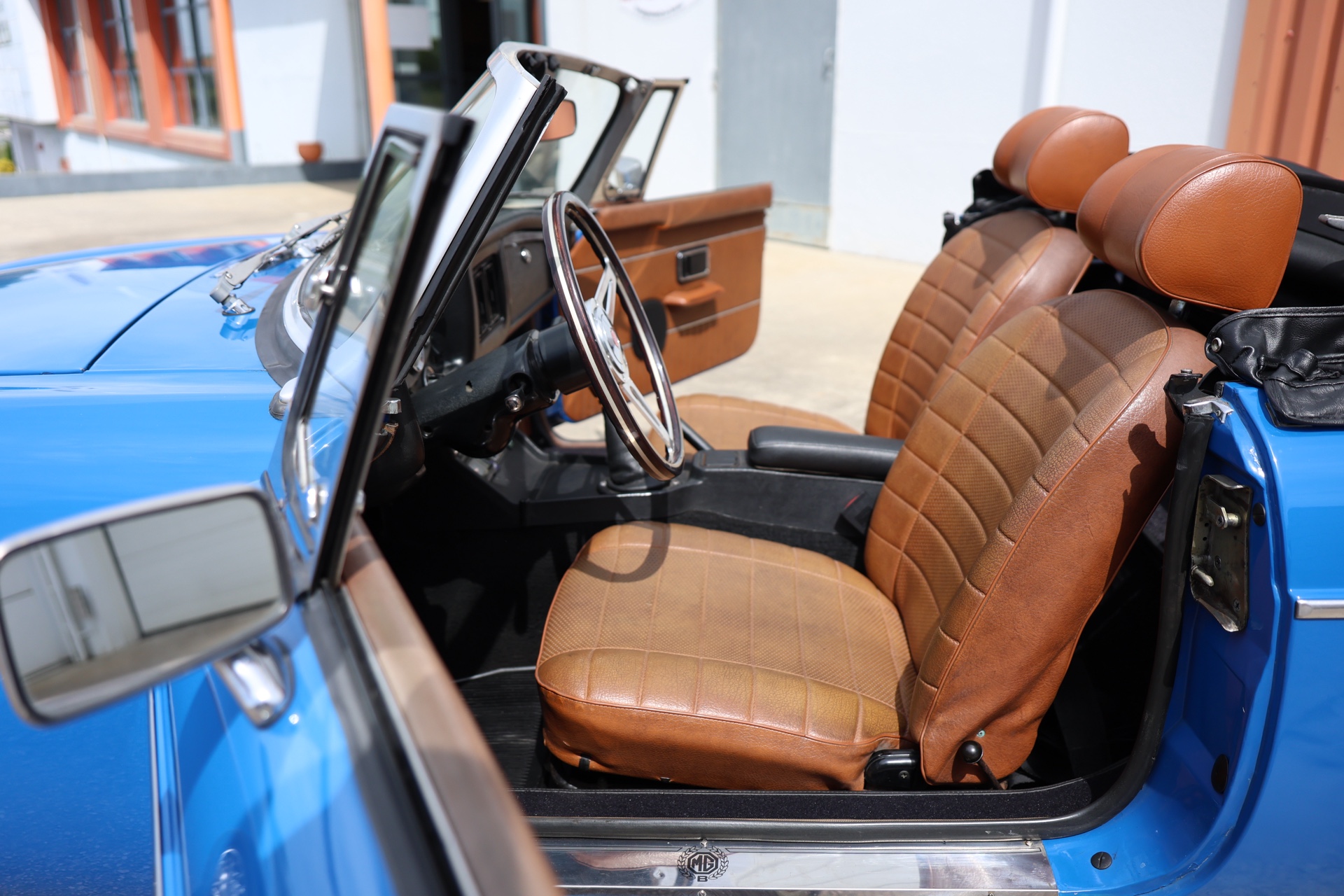 MG B Cabriolet Bleue 1976 – Image 16