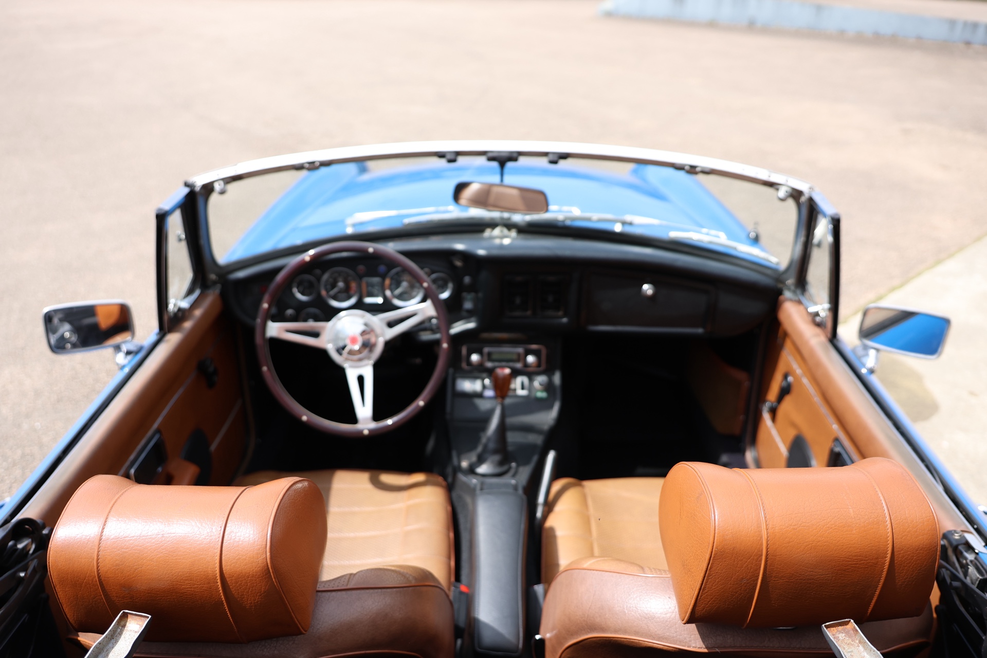 MG B Cabriolet Bleue 1976 – Image 15