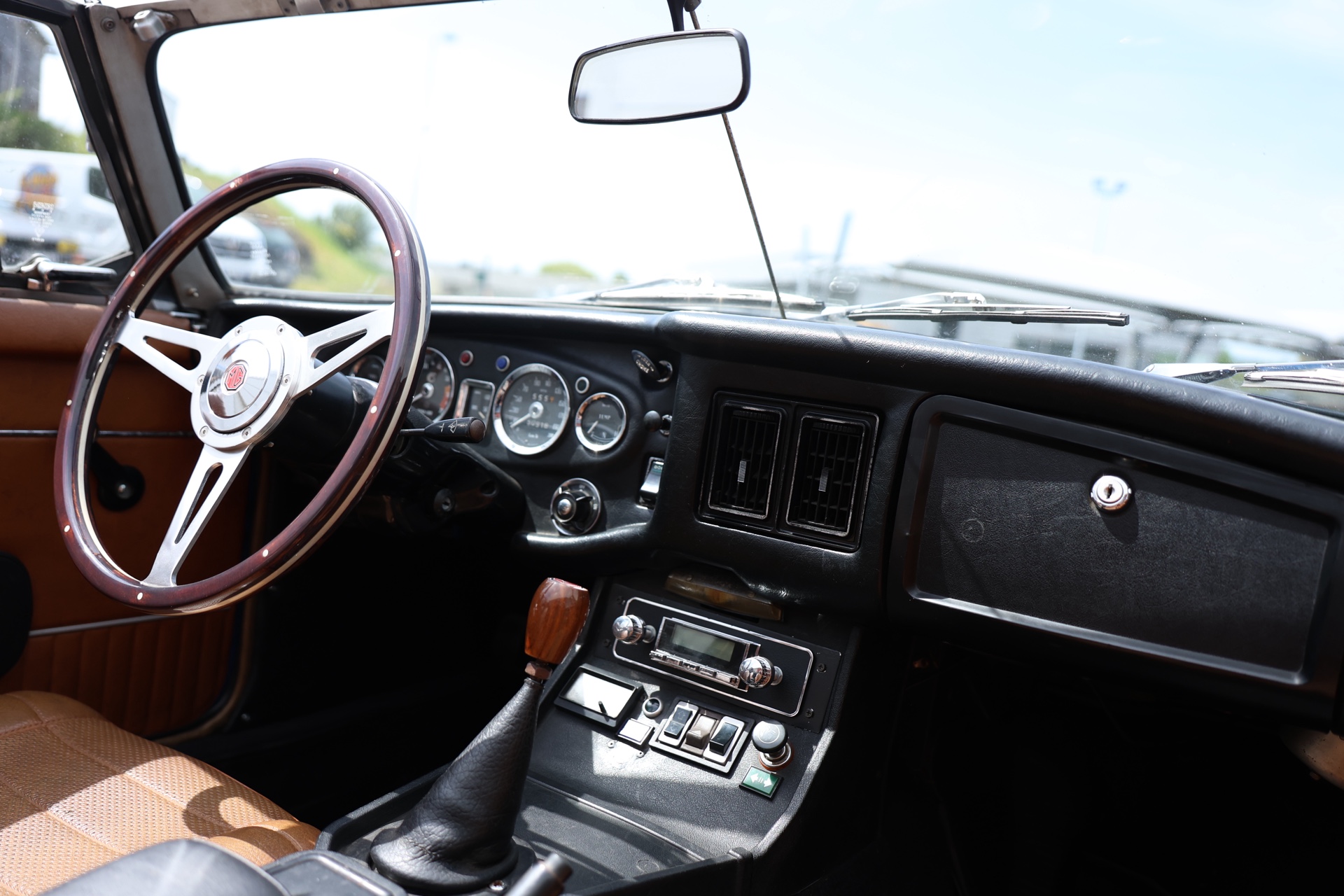 MG B Cabriolet Bleue 1976 – Image 13