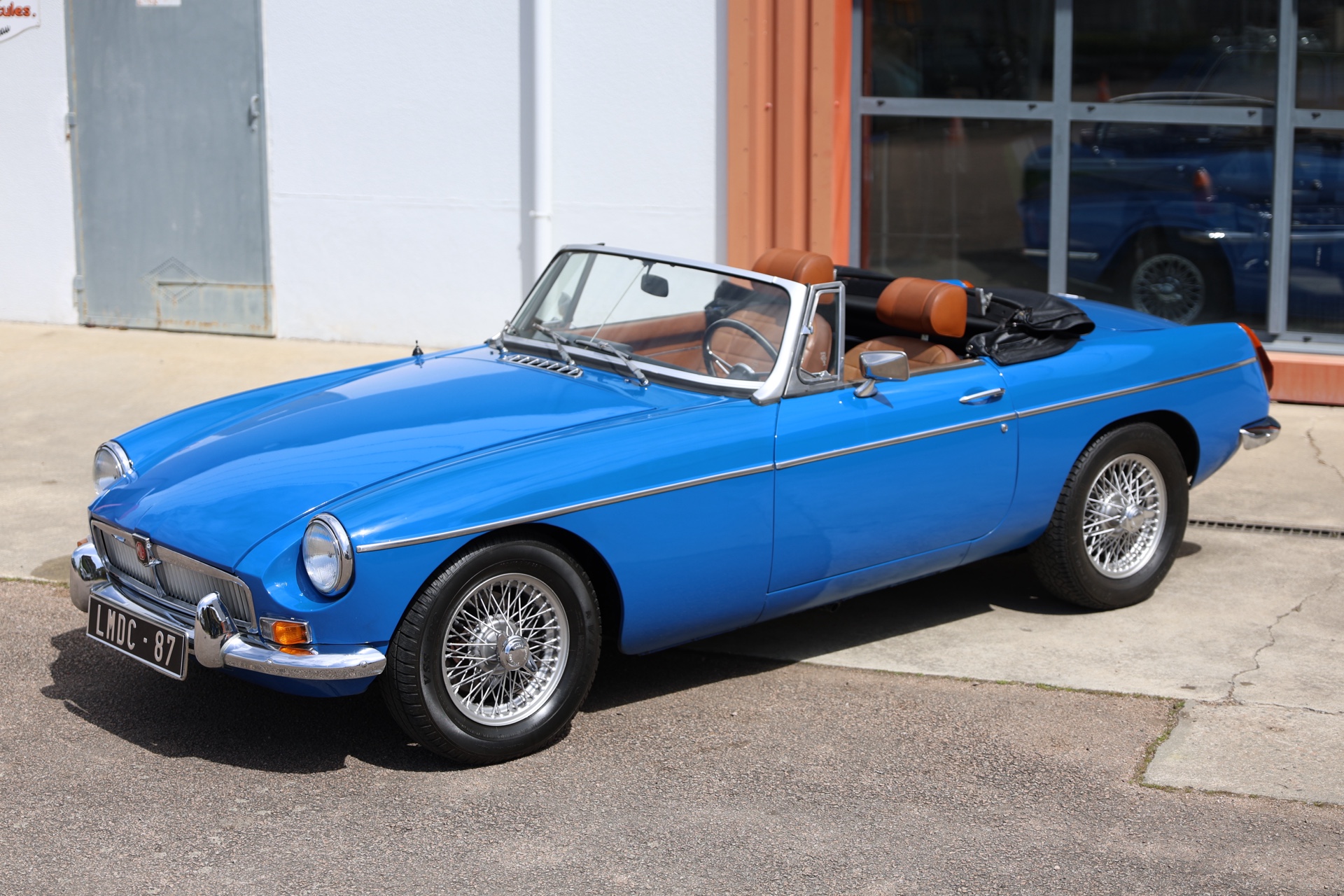 MG B Cabriolet Bleue 1976 – Image 2
