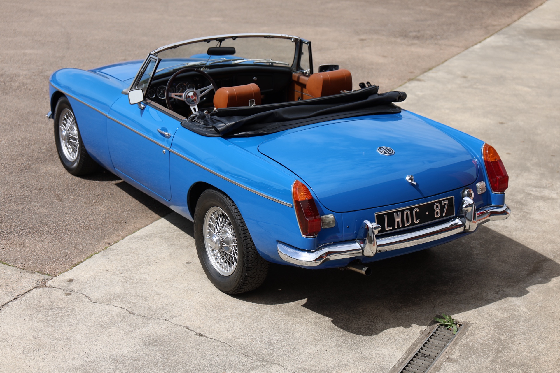 MG B Cabriolet Bleue 1976 – Image 7
